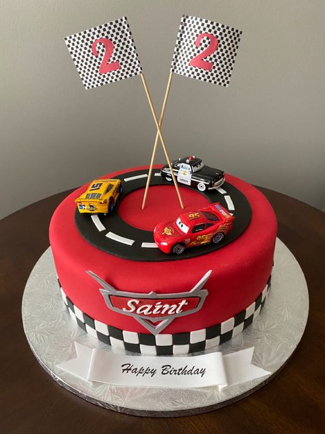 Lightning Mcqueen Cake Easy, Simple Lightning Mcqueen Cake, Disney Cars Smash Cake, Lighten Mcqueen Birthday Cake, Lightening Mcqueen Cakes, Cars Mcqueen Cake, Cars 3 Cake, Pixar Cars Birthday Cake, Pixar Cars Cake