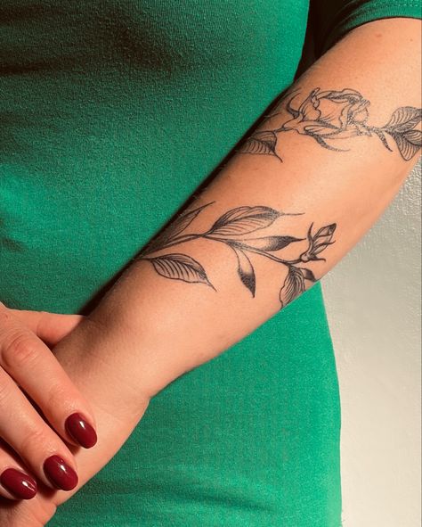 Rose tattoo around the arm Rose Bush Tattoo, Rose Tattoos For Women, Rose Vines, Spine Tattoo, Climbing Roses, Rose Tattoo, Rose Tattoos, Flower Tattoo, Tattoos For Women