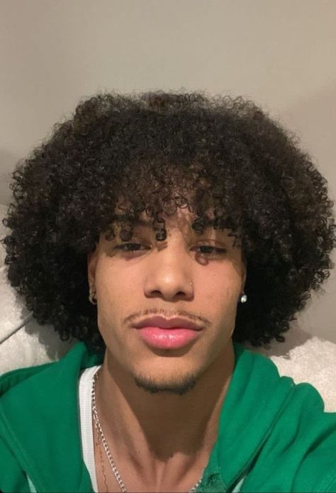 Afro Hair Boy, Mens Twists Hairstyles, Dominican Hair, Taper Fade Curly Hair, Afro Hairstyles Men, Natural Hair Men, Black Hair Cuts, Afro Curls, Afro Men