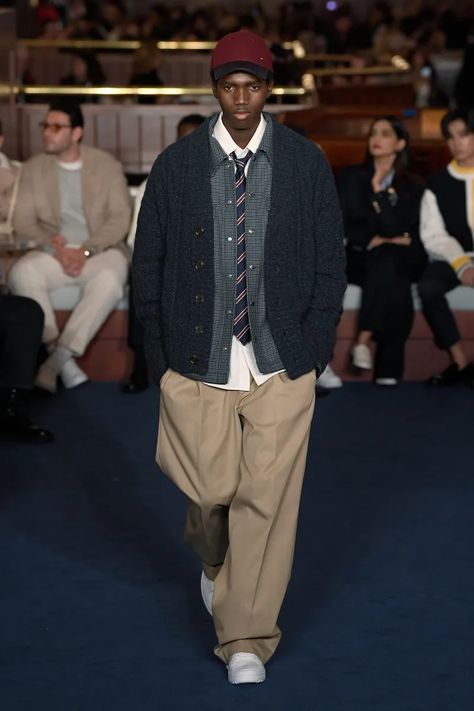 Tommy Hilfiger Aesthetic Men, Mens Tommy Hilfiger Outfits, Men Runway Fashion, Mens Runway Fashion 2024, Tommy Hilfiger Menswear, Mens Runway 2024, Tommy Hilfiger Fashion, New York Fashion Week Men, Nyc Fashion Week