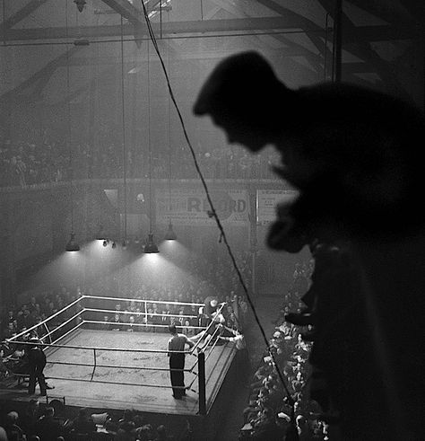 Gaston Paris - Boxing match, France, 1937-1938. | boxing gloves | box | Ali | black  white | vintage | smokey | boxing ring | crowd Martin Munkacsi, Boxing Ring, Boxing Match, Andre Kertesz, Boxing Gym, Paris Photo, Man Up, Mans World, Vintage Box