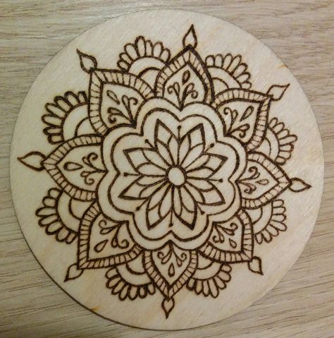 Wood Burning Mandala, Pyrography Coasters, Driftwood Project, Wood Coasters Diy, Manly Gifts, Mandala Sketch, Wood Burning Patterns Stencil, Wood Burning Stencils, Wood Burning Techniques