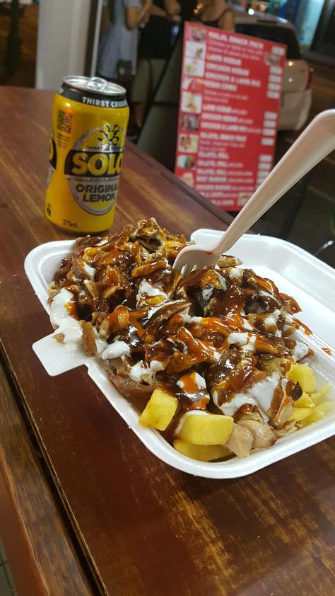 [I ate] Halal Snack Pack #TTDD#TheThingsDadsDo Halal Snack Pack, Hsp Food, Halal Snacks, Fast Food Drinks, Extreme Food, Tummy Yummy, Halal Food, Fast Foods, Snack Pack