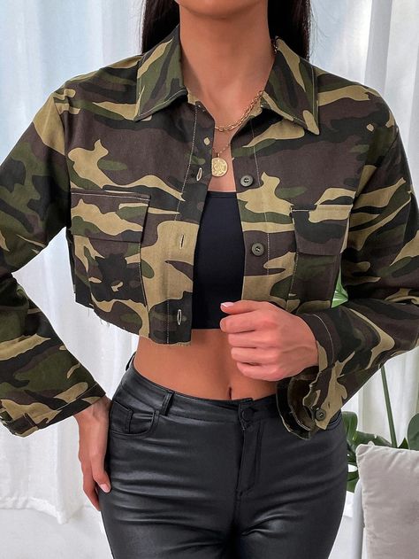 Camo Jacket Outfit, Cropped Jacket Outfit, Jacket Outfit Women, Camouflage Jacket, Women Outerwear, Shein Outfits, Army Jacket, Cargo Jacket, Camo Jacket