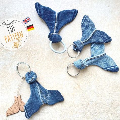 Learn to sew a whale keychain with this easy sewing pattern tutorial. Upcycle denim scraps with 5 fun #Sew_Ins #Whale_Sewing_Pattern #Denim_Whale #Artisanats_Denim Whale Sewing Pattern, Denim Whale, Denim Keychain, Artisanats Denim, Maker Ideas, Denim Scraps, Keychain Pattern, Sewing Easy Diy, Sewing Things