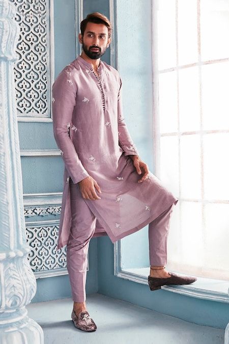 Traditional Indian Mens Clothing, Kurta Designs Men's, India Fashion Men, Mahima Mahajan, Mens Indian Wear, Wedding Kurta For Men, Boys Kurta Design, Kurta Pajama Men, Pengantin India