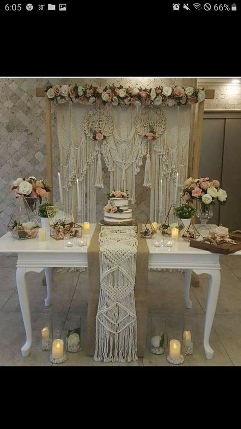 Macrame Sweetheart Table, Dekoracija Stola, Backdrop Lamaran, Wedding Cupcakes Rustic, Macrame Wedding Decor, Native American Wedding, Macrame Wedding Backdrop, Macrame Backdrop, Wedding Arches