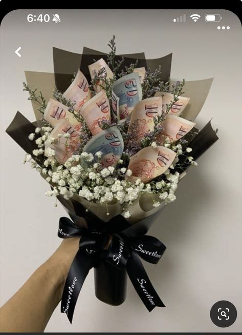 Money Bouquet Aesthetic, Small Money Bouquet, Money Bouquet, Diy Gifts For Him, Floral Shop, Winter Party, Diy Bouquet, Gift Bows, Floral Bouquets