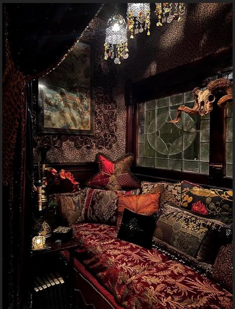 Goth Houses, Sunken Living Room, Dark Home Decor, Goth Home, Goth Home Decor, Dark Home, Dreamy Room, Dream Room Inspiration, Gothic Home Decor