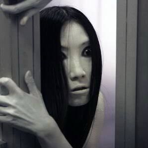 Ju On The Grudge, Dekorasi Halloween, Scary Photos, Creepy Core, Japanese Pop Art, Creepy Photos, The Grudge, Creepy Images, Japanese Horror