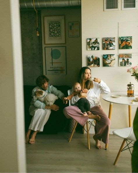 Direct • Instagram Phil Chester, Pack Instagram, Indoor Family, Newborn Family Photos, Motherhood Inspiration, Ray Of Light, Motherhood Photography, Family Photo Pose, Couples Shoot