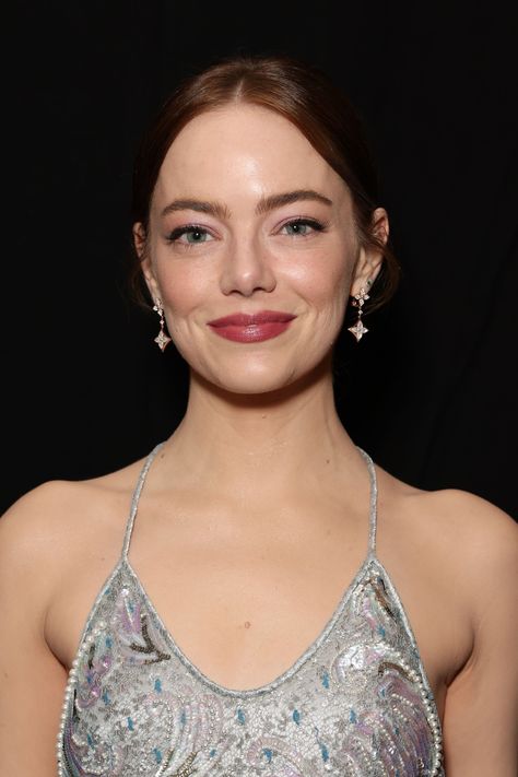 Emma Stone Makeup, Barely There Makeup, Little Miss Sunshine, Minimal Makeup, Sag Awards, Actrices Hollywood, Kirsten Dunst, Emma Stone, Artistry Makeup