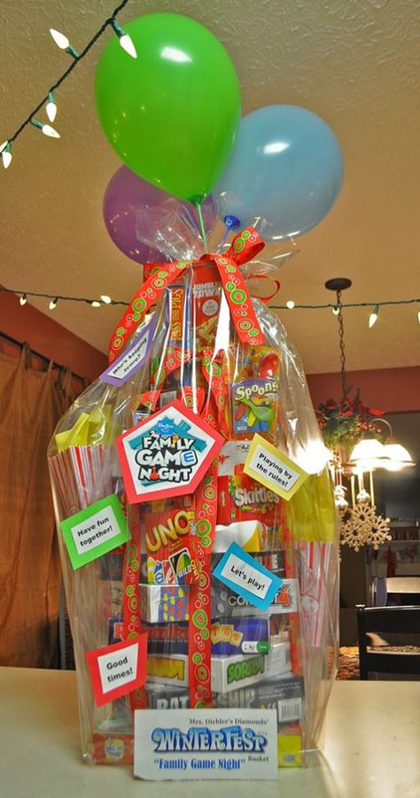 Family Game Night Raffle Basket Family Game Night Gift Basket, Game Night Gift Basket, Family Game Night Basket, Silent Auction Gift Basket Ideas, Auction Gift Basket Ideas, Fundraiser Raffle, Fundraiser Baskets, Theme Baskets, Silent Auction Baskets