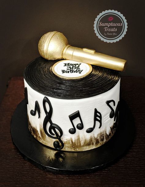 Music Cake For Men, Music Themed Cakes For Men, Music Cake Ideas For Men, Music Cake Ideas, Music Birthday Cakes, Music Birthday Cake, Microphone Cake, Guitar Birthday Cakes, Dj Cake