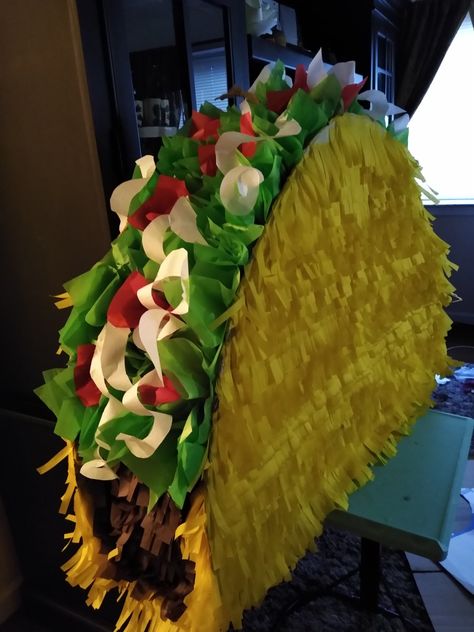 Mexican Piñatas, Mexican Pinata, Mexican Fiesta Birthday Party, Mexico Party, Mexican Bar, Mexican Birthday Parties, Kindergarten Decorations, Piñata Ideas, Fiesta Birthday Party