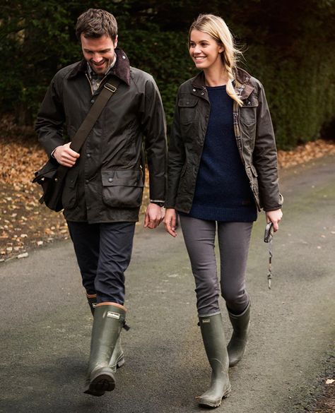 Barbour Jacket Women Outfit, Barbour Jacket Women, Walking Clothes, Countryside Outfit, Dog Walking Outfit, Country Walks, Warehouse Apartment, Barbour Wax Jacket, Barbour Style