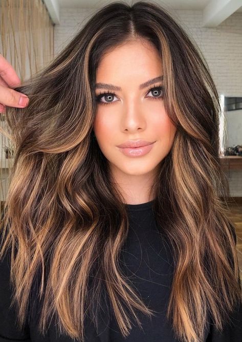 Balayage Hair Caramel, Hair Color Caramel, Brunette Hair With Highlights, Black Hair With Highlights, Dark Hair With Highlights, Caramel Hair, Brunette Balayage Hair, Brown Hair Balayage, Winter Hair Color