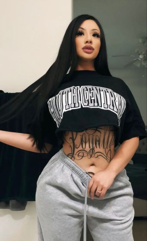 Abdomen Tattoos Women, Hispanic Tattoos For Women, Female Tattoo Models, Chica Chola, Stomach Tattoos Women, Chola Girl, Chicana Style, Thanksgiving Outfit Women, Scary Tattoos