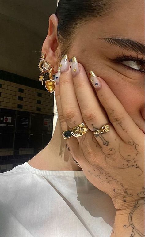 Summer Nails 2024 Aesthetic, Sade Girl Jewellery, Sade Nails Aesthetic, Nail Piercing Jewelry, Sade Aesthetic Nails, Sade Nails, Dope Jewelry Accessories, Cute Summer Nails, Dope Jewelry