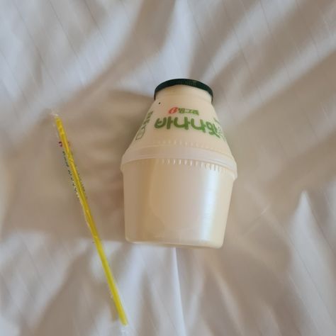 Korean Banana Milk Aesthetic, Banana Milk Aesthetic, Korean Banana Milk, Korean Milk, Milk Aesthetic, Mixed Pictures, Food Japan, Banana Shake, Mha Cosplay