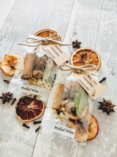 Diy Mulled Wine, Mulled Wine Gift, Mulled Wine Spices, Wine Presents, Merry Christmas Text, Christmas Text, Etsy Wedding Favors, Spice Mix, Mulled Wine