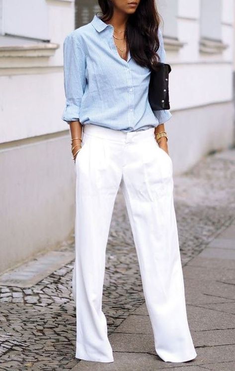 Beachy is one of the best cute summer work outfits for women! #summerworkoutfits #workoutfitswomen #summerworkoutfitsoffice #office #summer #work Summer Work Outfits, Witte Jeans Outfit, Fashionable Work Outfits, Ținute Business Casual, Casual Chic Outfits, Fashionable Work Outfit, 여름 스타일, Stil Elegant, Modieuze Outfits