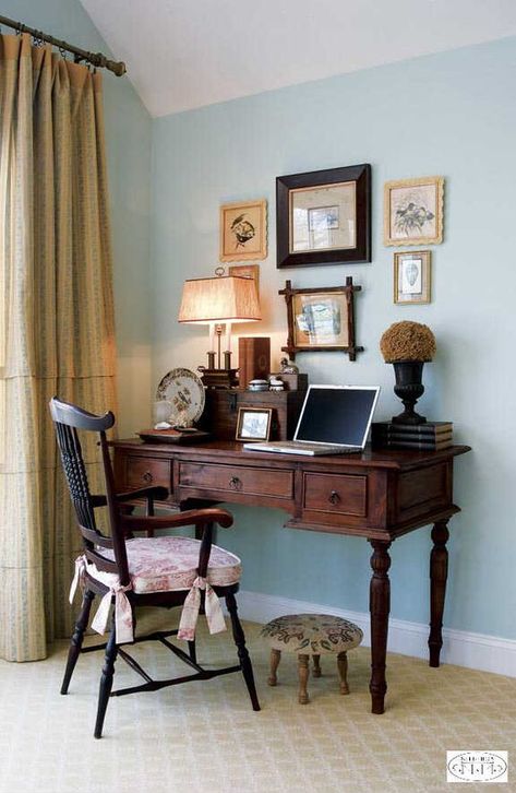 Casa Vintage, Bedroom Desk, Home Office Space, A Desk, Home Office Design, A Chair, Home Office Decor, Decor Inspiration, Rum