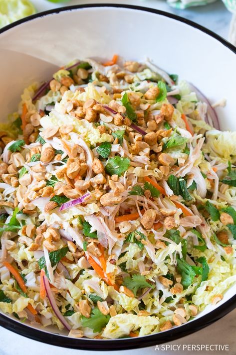 Cold Chicken Salad, Cold Chicken Salads, Vietnamese Chicken Salad, Vietnamese Chicken, Chicken And Cabbage, Cabbage Salad, Idee Pasto Sano, Chicken Salad Recipes, Asian Cooking