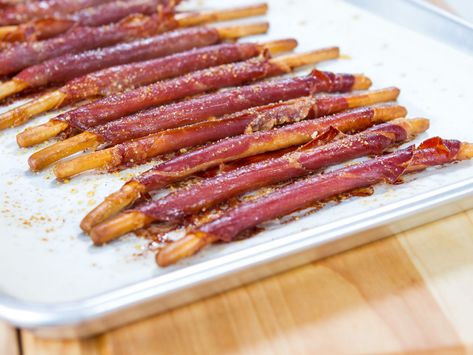 Get this all-star, easy-to-follow Prosciutto-Wrapped Breadsticks recipe from Trisha Yearwood Italian Breadsticks, Pictures Of Italy, Trisha Yearwood Recipes, Breadsticks Recipe, Gourmet Appetizers, Prosciutto Wrapped, Bread Sticks Recipe, Bread Sticks, Southern Kitchen