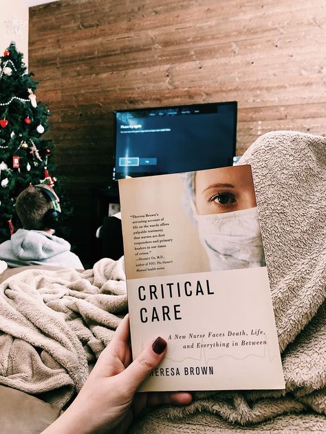 Critical Care Aesthetic, Nursing Books To Read, Nurse Aesthetic, Nursing Books, Critical Care Nursing, Vision Board Photos, Medical Careers, Acute Care, New Nurse