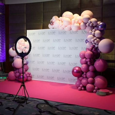 Event Design Inspiration Decor, Pink Media Wall, Event Opening Ideas, Beauty Event Decor, Clothing Launch Party Ideas, Business Party Decorations, Fashion Launch Event Ideas, Cool Event Ideas, Launch Event Ideas Decor