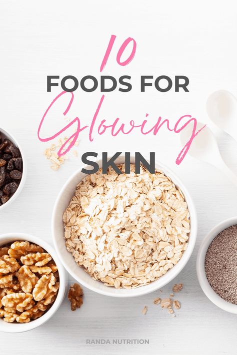 Healthy skin starts on the inside with proper nutrition. Nourish your body beauty literally from the inside out with these 10 foods to eat for glowing skin. Healthy eating does more for your body than weight loss and energy... it's my favorite beauty tip. #beautytips #skinhealth Recipes Using Turmeric, Foods For Glowing Skin, Food For Glowing Skin, Food F, Simple Nutrition, Delicious Vegetables, Natural Skin Care Routine, Fiber Foods, For Glowing Skin