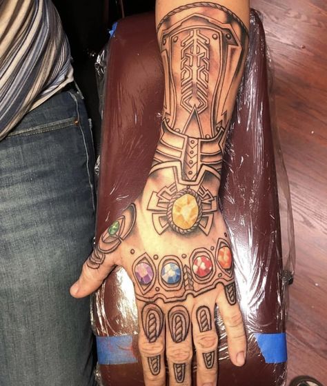 Gauntlet Tattoo, Hand Tattoo Images, Avengers Tattoo, Army Tattoos, Marvel Tattoos, Tattoo Master, Healing Tattoo, Tattoos Skull, Weird Tattoos