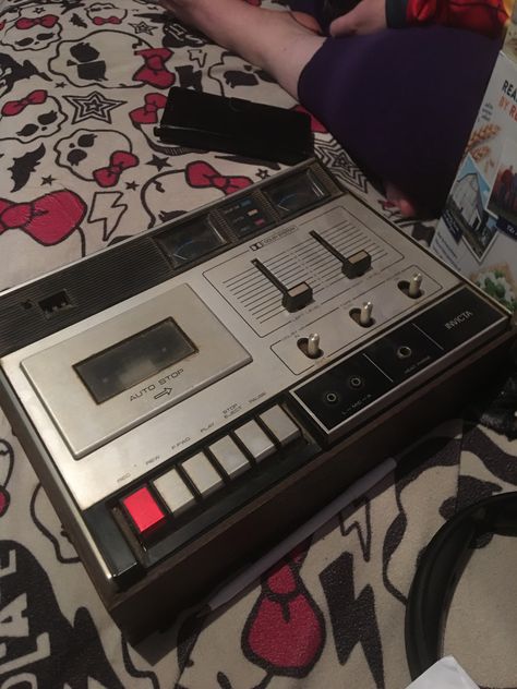 Hey do any of you know anything about a realistic arc-35 stereo cassette tape deck player Dolby system? I’m looking for information like how old it is and how much it should be sold for and stuff and I have no idea Casette Player Aesthetic, Current Joys, Cassette Deck, Tape Deck, Cassette Player, Music Aesthetic, Indie Music, Cool Tech, How Old