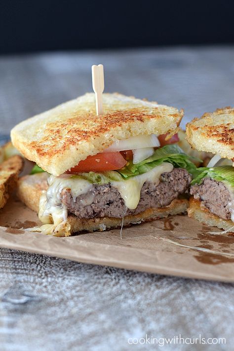 Juicy burgers topped with Thousand Island Dressing, melted cheese and sourdough bread grilled to perfection make these Frisco Burgers a family favorite! #burgers #beef #grilledsourdough #sourdoughbread  via @cookwithcurls Frisco Burger, Sourdough Breakfast, Grill Burgers, Homemade Thousand Island Dressing, Overnight Sourdough, Restaurant Burger, Breakfast Strata, Thousand Island, Grilling Sides