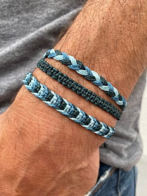 Bracelets For Guys, Mens Jewelry Diy, Mens Bracelet Diy, Cord Bracelet Diy, Square Knot Bracelets, Diy Bracelets With String, Homemade Bracelets, String Bracelets, Surfer Bracelets