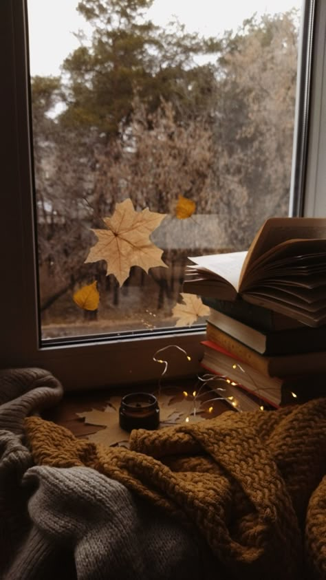 Дождь, осеннее настроение, хюгге, уют, уютный вечер Cozy Fall Reading Aesthetic, Gloomy Fall Aesthetic, Cozy Rainy Day Aesthetic, Cozy Autumn Aesthetic Wallpaper, Rainy Fall Aesthetic, Autumn Vibes Wallpaper, Fall Vibes Wallpaper, Fall Rainy Day, Fall Dining Table