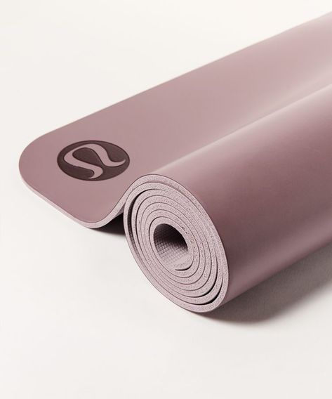 Alo Yoga Mat, Lululemon Mat, Pink Workout Gear, Floor Poses, Taryn Toomey, Lululemon Yoga Mat, Lululemon Branding, Yoga Mats Design, Yoga Photos