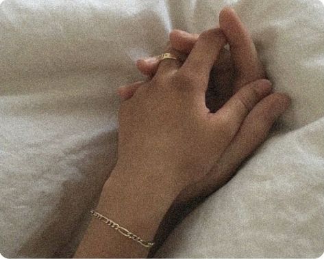 Aesthetic Holding Hands, Girls Holding Hands, The Spanish Love Deception, Spanish Love Deception, Couple Holding Hands, Hand Photography, Couple Hands, Hand Pictures, Relationship Goals Pictures