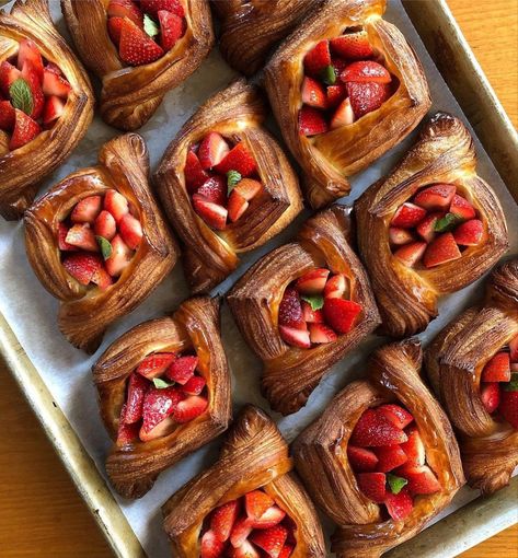 Fruit Danish, Strawberry Danish, Aesthetic Dessert, Food Shoot, Dream Bakery, Baked Sweets, Dessert Presentation, Danish Pastry, Coffee Business