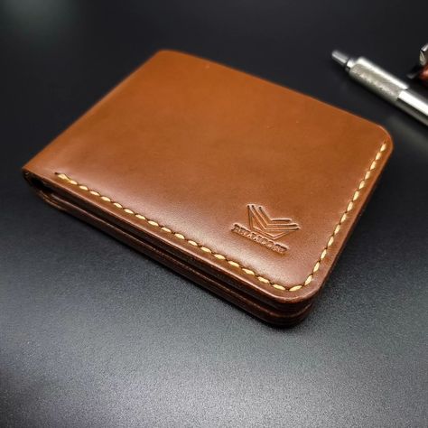 Bellicose Leather Company's full grain leather Classic bifold wallet. Brown w/Light tan thread. ✅ , , , #handmade #leatherwallet #bespoke #Bellicoseleather #walletsformen #wallet #madebyhand #menswallet Slim Leather Wallet, Leather Company, Bifold Wallet, Light Tan, Full Grain Leather, Wallet Men, Leather Wallet, Bespoke, Grain