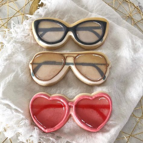 Eyeglass Decorated Cookies, Dr Cookies, Sunglasses Cookies, Doctor Cookies, Cookies Design, Friday Vibes, Iced Sugar Cookies, Summer Cookies, Eye Doctor