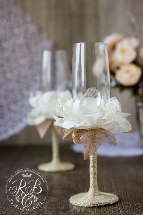 Vintage Chic Wedding, Wedding Toasting Glasses, Wedding Wine Glasses, Diy Wine Glasses, Wedding Champagne Glasses, Decorated Wine Glasses, Wedding Flutes, Toasting Glasses, Wedding Champagne