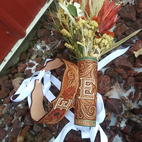 Tooled Leather Garter Wedding, Leather Bouquet Holder, Tooled Leather Garter, Tooled Bouquet Wrap, Western Wedding Garter, Leather Flower Bouquet Wrap, Leather Garter Wedding, Tooled Leather Bouquet Wrap, Western Garter