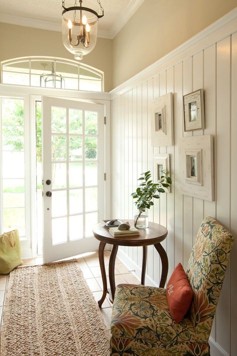 Country Entryway, Foyer Wall, Plank Walls, Sibu, Parsons Chairs, Design Seeds, Wood Panel Walls, Decor Minimalist, Wainscoting