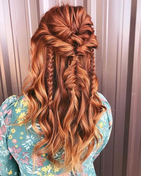 Couture Dior, Boho Hairstyle, Bohemian Hairstyles, Braids Hairstyles, Long Curly Hair, Homecoming Hairstyles, Long Curly, Bad Hair, Hair Dos