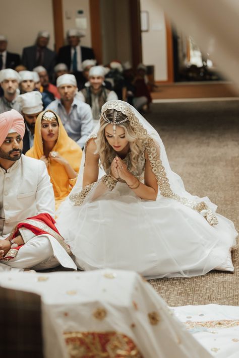 Punjabi American Wedding, Indian Wedding White Bride, Interracial Indian Wedding, British Indian Wedding, Sikh Wedding Aesthetic, Mixed Culture Wedding, Sikh Wedding Guest Outfit, Sikh Wedding Dress Punjabi Bride, Indian Wedding Dress White