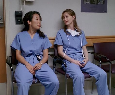 Cristina Yang And Meredith Grey, Meredith And Christina, Anatomy Aesthetic, Christina Yang, Never Stop Believing, Grey's Anatomy Doctors, Gray's Anatomy, Medical School Life, Movie Pictures