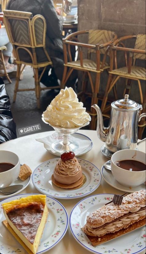 French Food Asethic, Coffee Place Aesthetic, Paris France Food, Carette Paris, Paris Story, Paris Desserts, Coffee Paris, Food In Paris, Minuman Starbucks