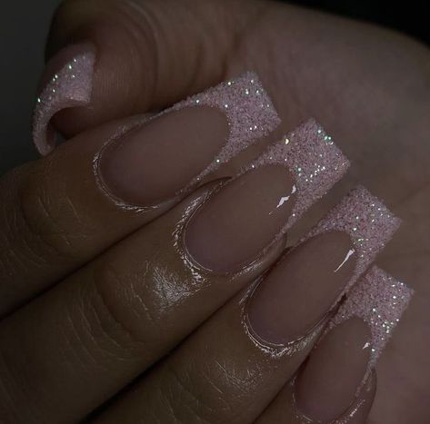 pink birthday nails Pink Sparkly Nails, Sparkly Acrylic Nails, Glitter French Nails, Unghie Sfumate, Pink Glitter Nails, French Tip Acrylic Nails, Nagel Inspo, Acrylic Nails Coffin Short, Short Acrylic Nails Designs